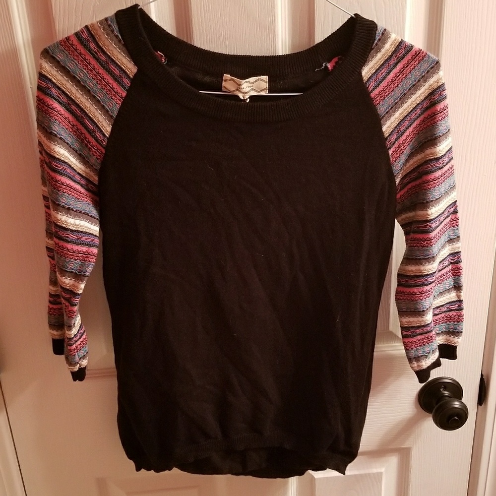 NWT! Black Sweater w. Patterned Sleeves